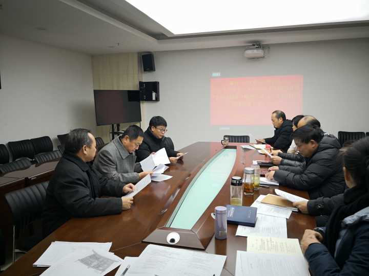 胡晓剑副州长到校检查抗寒准备工作.jpg